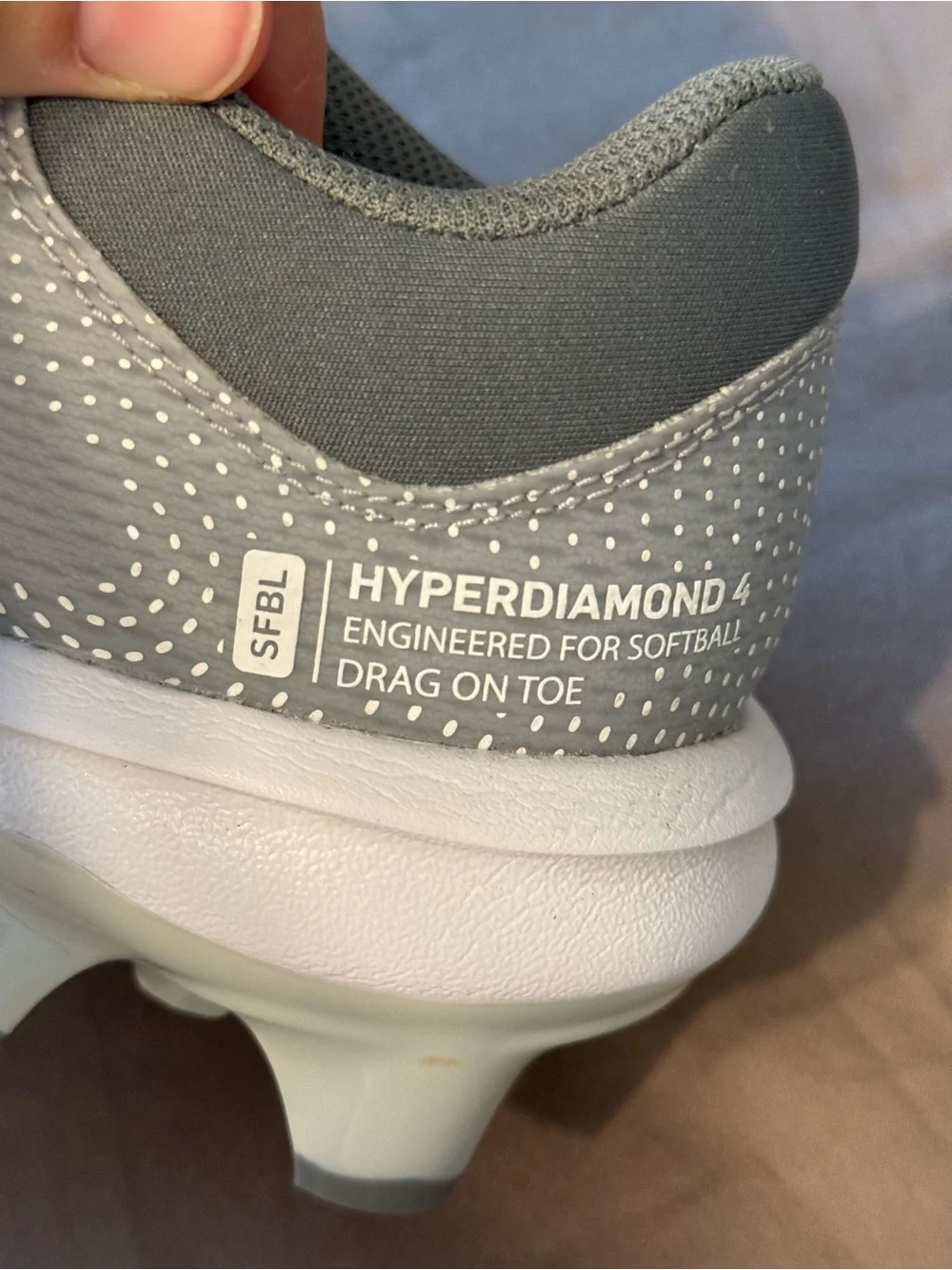 NWOT Nike Gray and White Women's Softball Hyperdiamond 4 Cleats